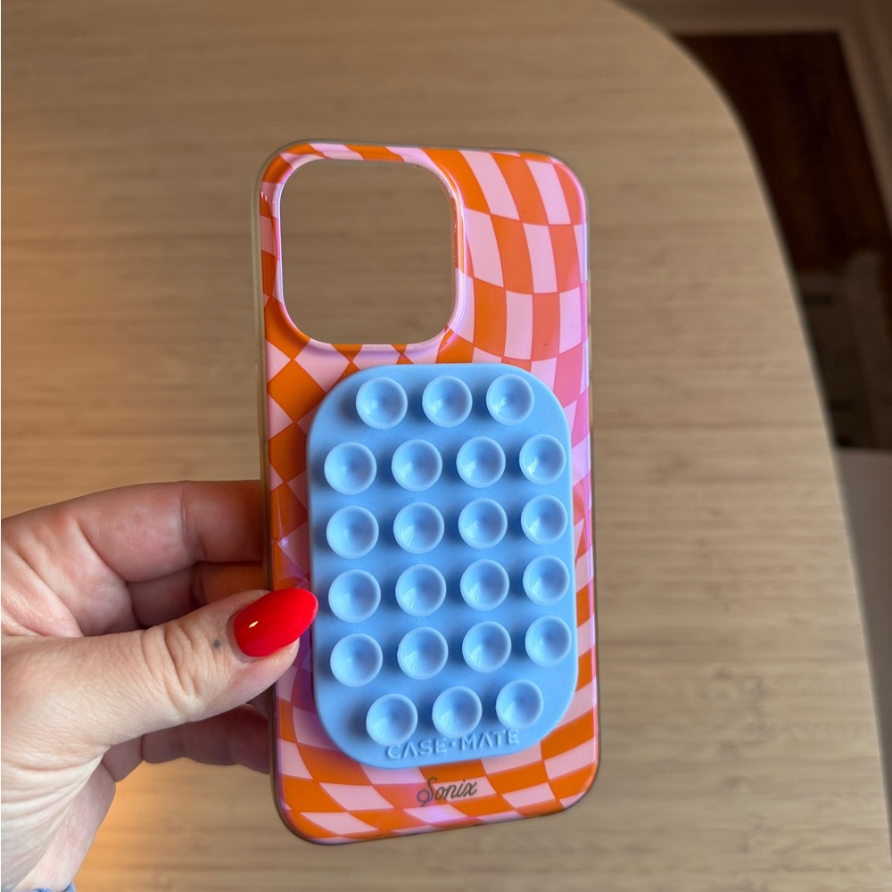 Sonix checkered case with blue casemate suction